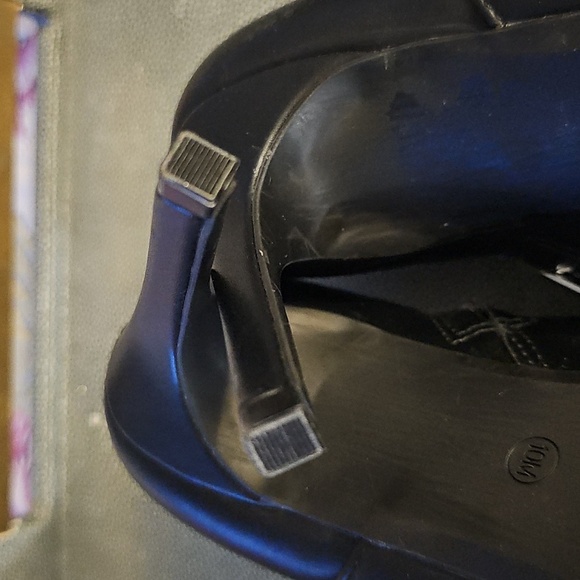 Calvin Klein ankle bootie with side zipper size 10 - Picture 10 of 11